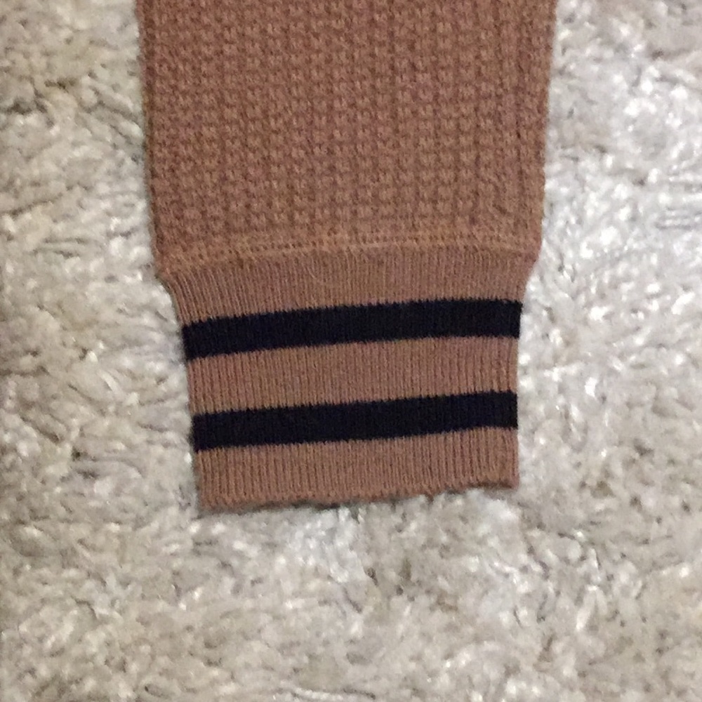 H&M Sweater - Picture 2 of 3